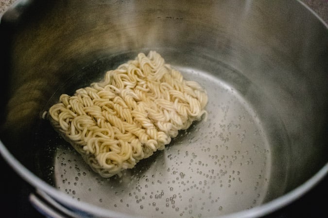 Can I Just Pour Boiling Water Over Ramen?