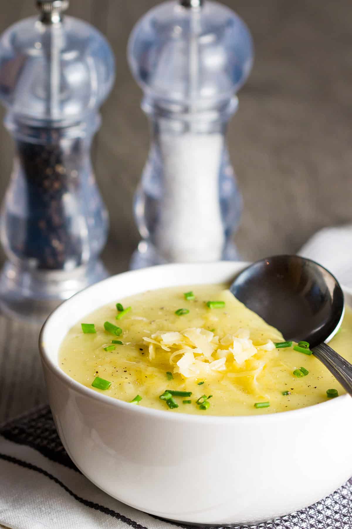 How Many Calories Are In A Bowl Of Potato Leek Soup?